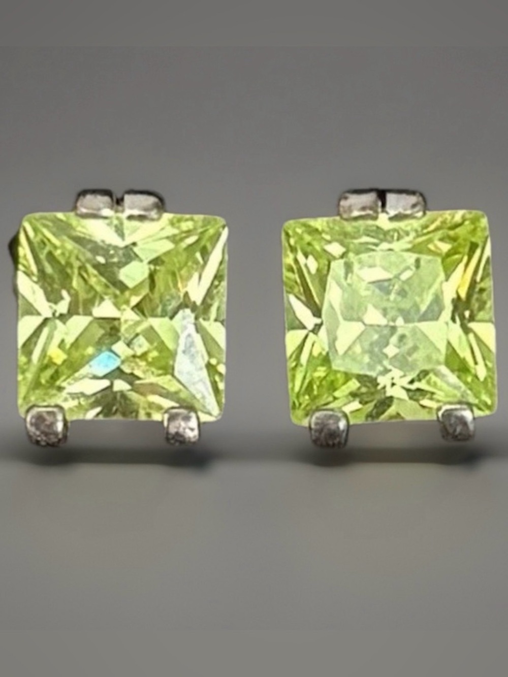 Vintage Lime Green Bling Silvertone Stud Pierced Earrings